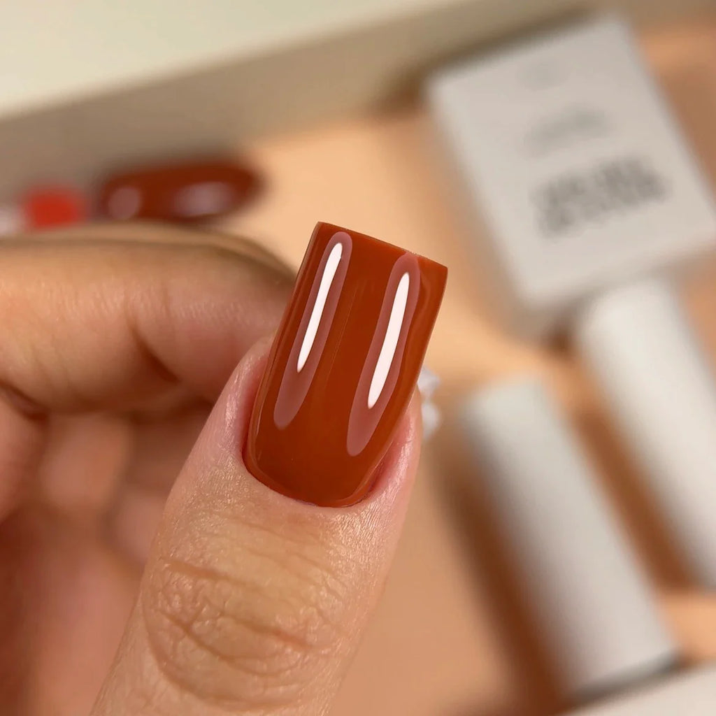 NAILSOFTHEDAY Gel Polish Terracotta — esmalte semipermanente en tono terracota (ladrillo) con cobertura completa en una sola capa. 10 ml.