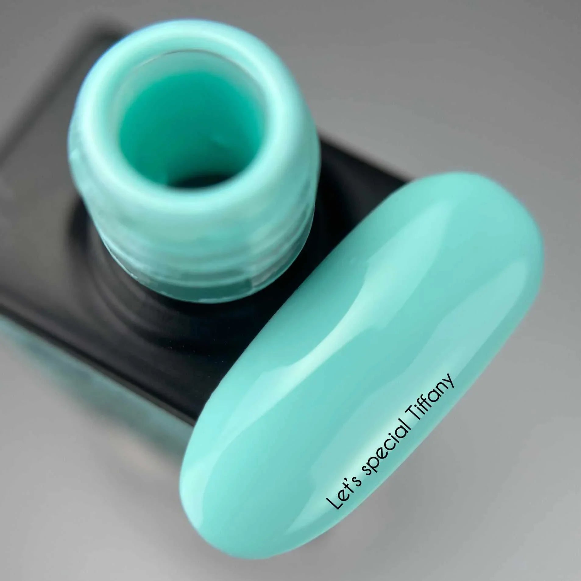 NAILSOFTHEDAY Let's Special Tiffany: esmalte semipermanente  de uñas  color turquesa suave que cubre en una capa, 10 ml